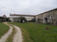 Farmhouse / country house Roullet Saint Estephe